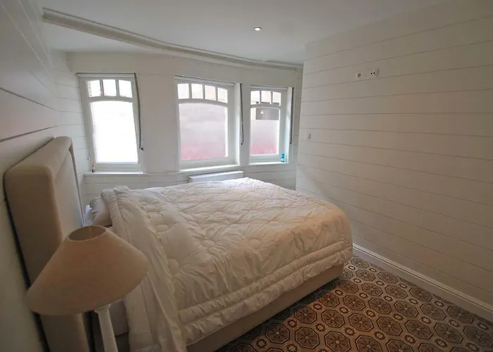 Holiday home Uniek Art Deco Herenhuis *